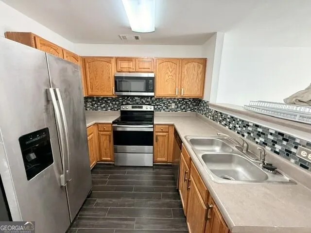 6504 Holly LN Union City, GA 30291