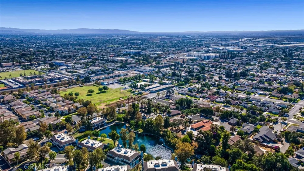 1005 Lakeview Azusa, CA 91702