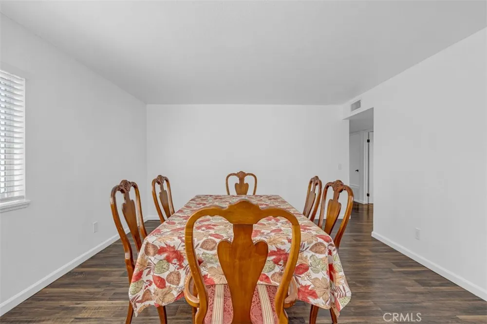 1005 Lakeview Azusa, CA 91702