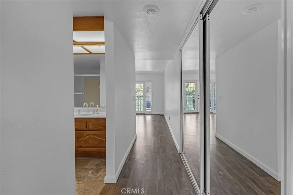 1005 Lakeview Azusa, CA 91702