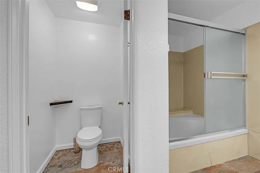 1005 Lakeview Azusa, CA 91702