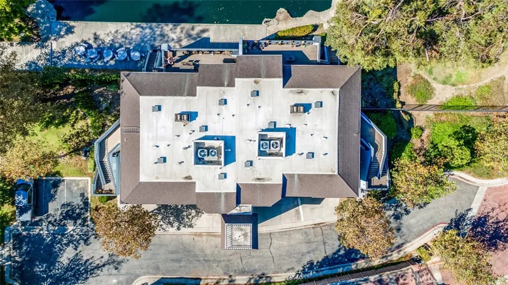 1005 Lakeview Azusa, CA 91702