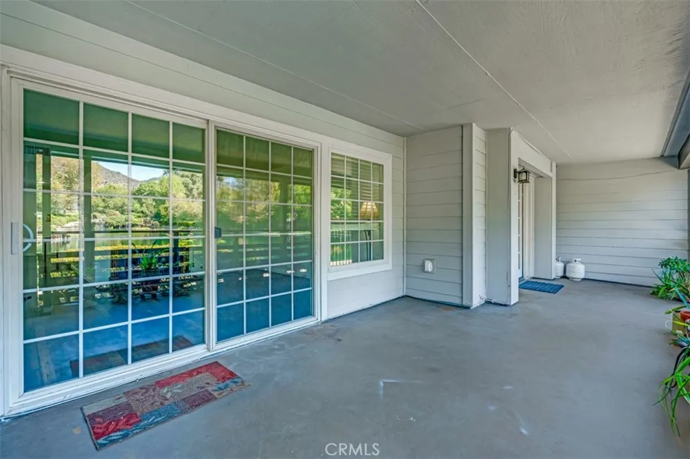 1005 Lakeview Azusa, CA 91702