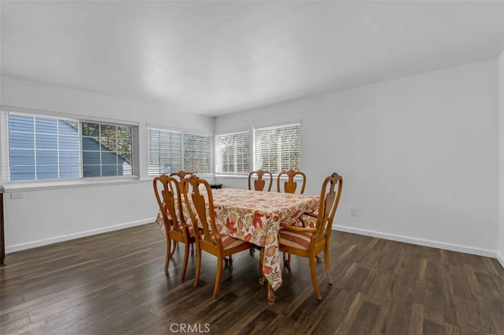 1005 Lakeview Azusa, CA 91702