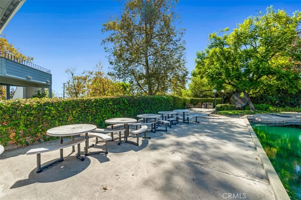 1005 Lakeview Azusa, CA 91702