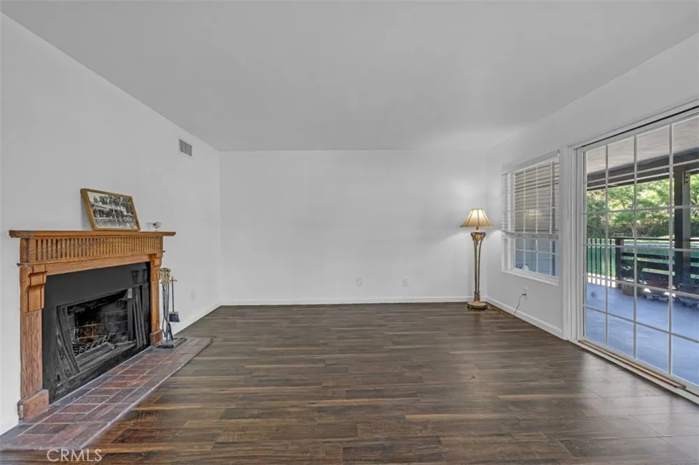 1005 Lakeview Azusa, CA 91702
