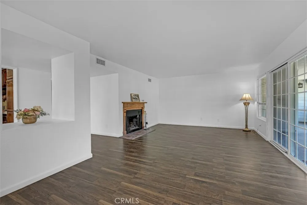 1005 Lakeview Azusa, CA 91702