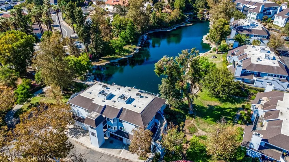 1005 Lakeview Azusa, CA 91702