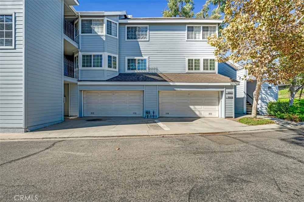 1005 Lakeview Azusa, CA 91702