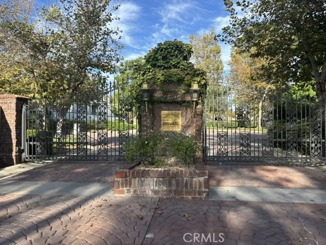 1005 Lakeview Azusa, CA 91702
