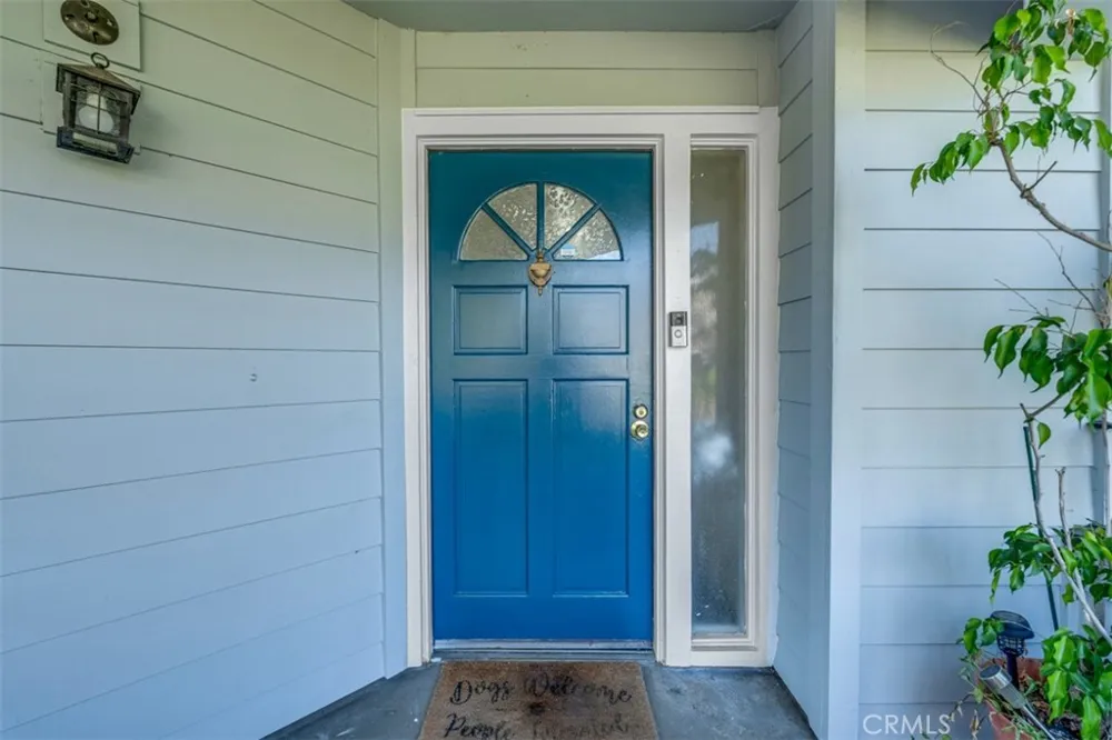 1005 Lakeview Azusa, CA 91702