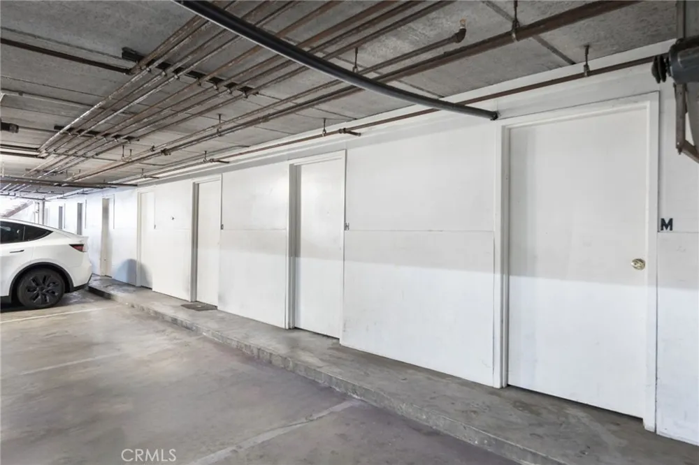333 Riverdale Drive #15 Glendale, CA 91204