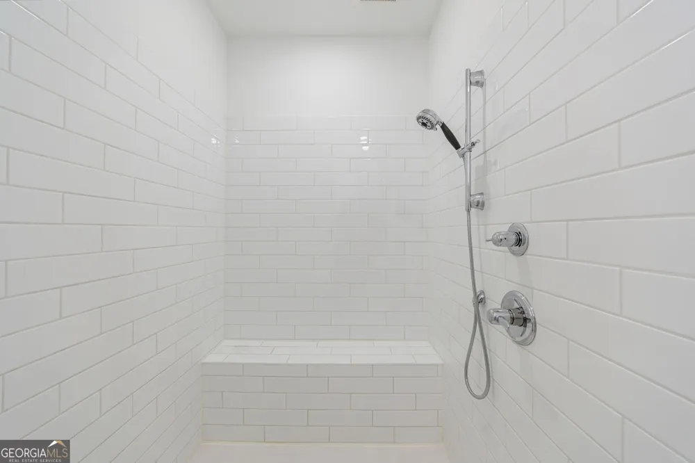 4989 Sealy CIR Peachtree Corners, GA 30092