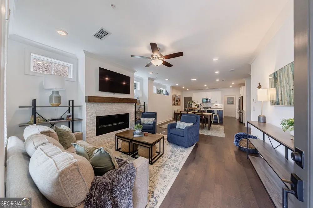 4989 Sealy CIR Peachtree Corners, GA 30092