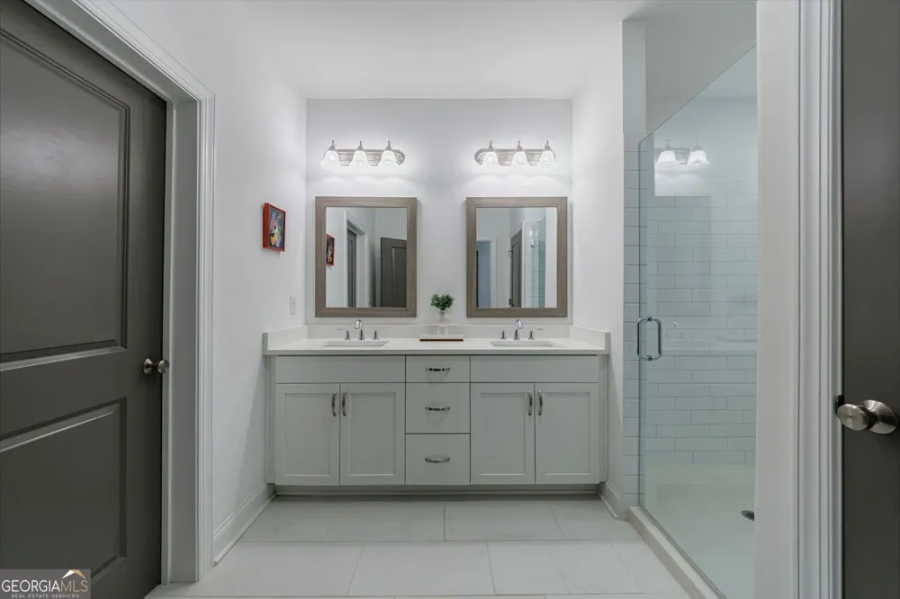 4989 Sealy CIR Peachtree Corners, GA 30092