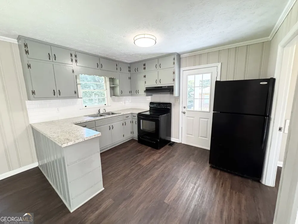 246 Bruce ST Loganville, GA 30052
