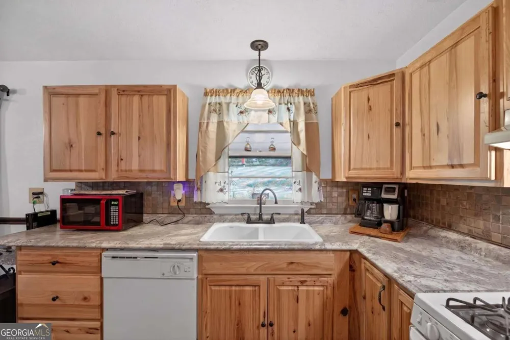 3092 Hicks RD SW Marietta, GA 30060
