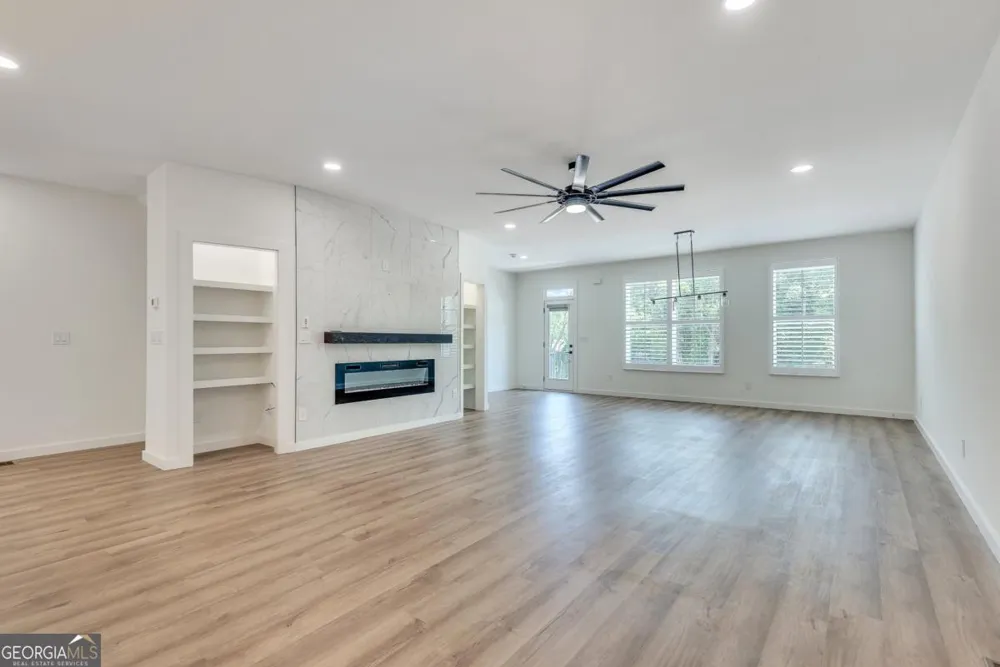 1072 Brookglynn TRCE Decatur, GA 30032