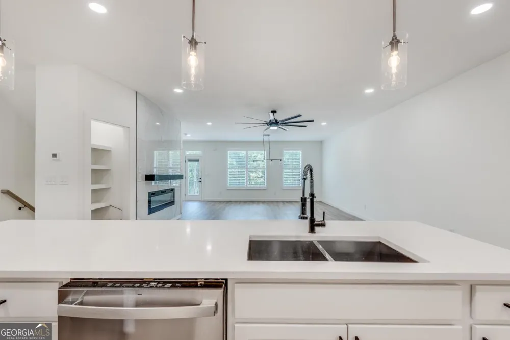 1072 Brookglynn TRCE Decatur, GA 30032