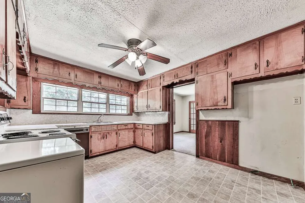 514 Ball Ground RD Ball Ground, GA 30107