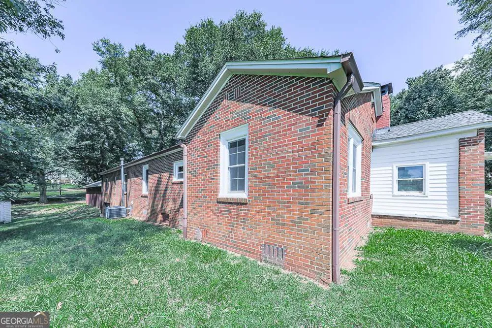 514 Ball Ground RD Ball Ground, GA 30107