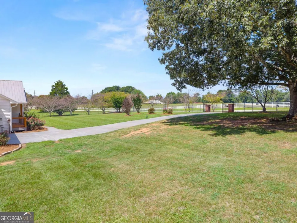 5820 Steve Black RD Clermont, GA 30527