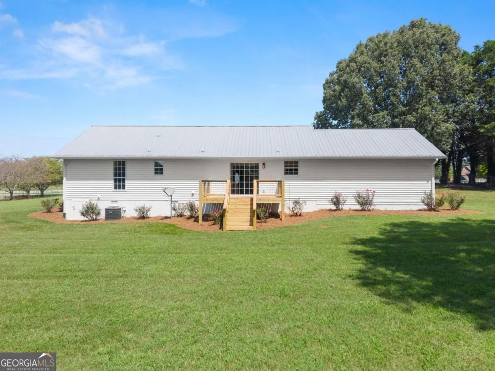 5820 Steve Black RD Clermont, GA 30527
