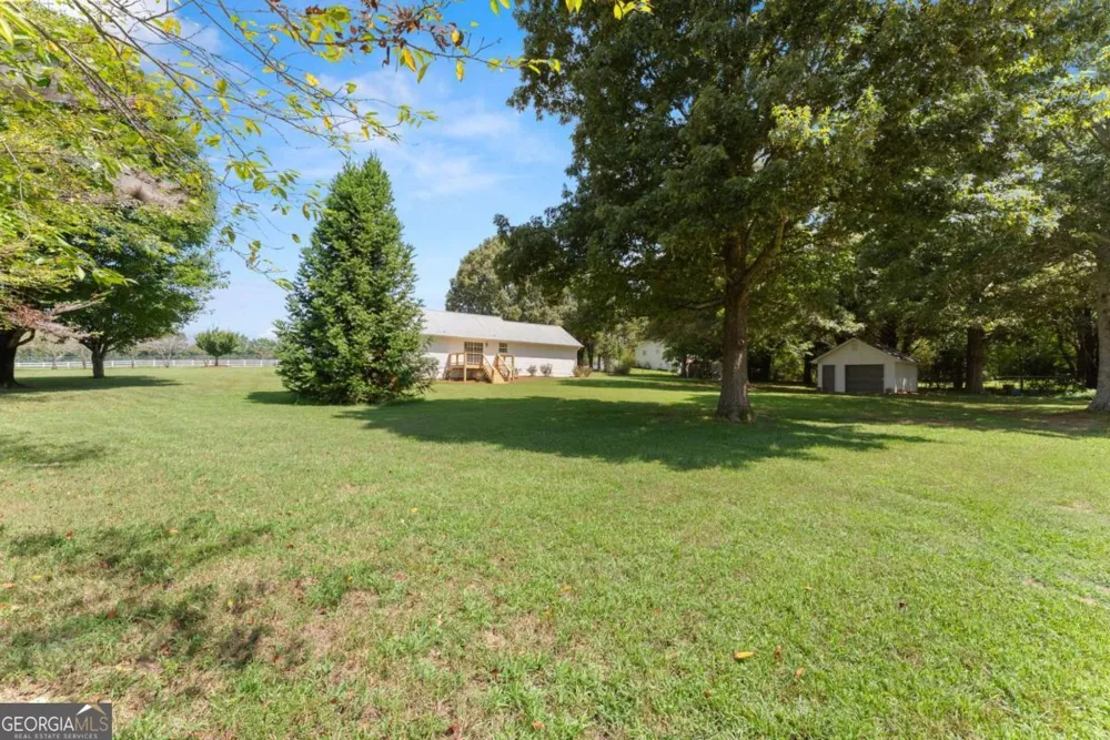 5820 Steve Black RD Clermont, GA 30527