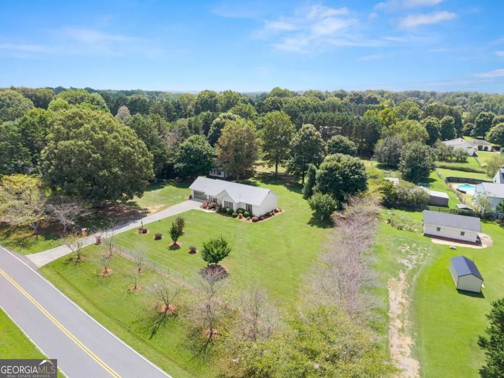 5820 Steve Black RD Clermont, GA 30527