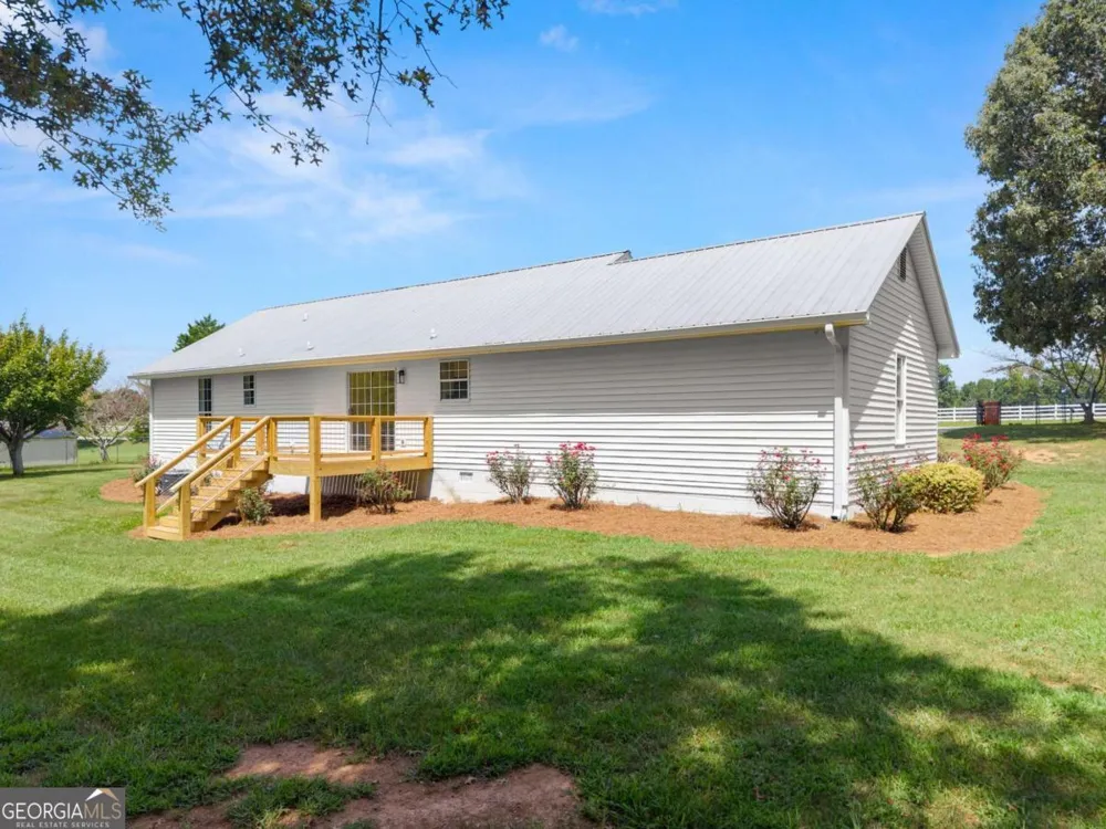 5820 Steve Black RD Clermont, GA 30527