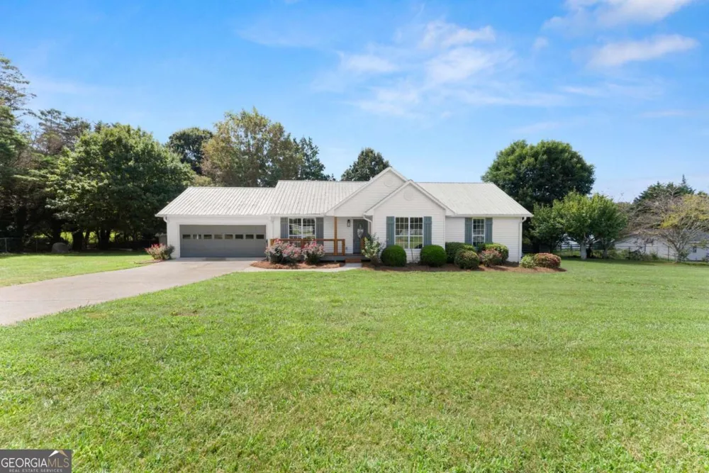 5820 Steve Black RD Clermont, GA 30527
