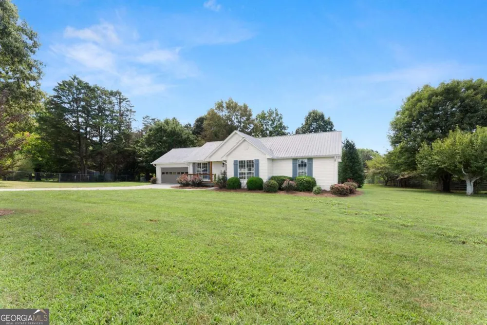 5820 Steve Black RD Clermont, GA 30527