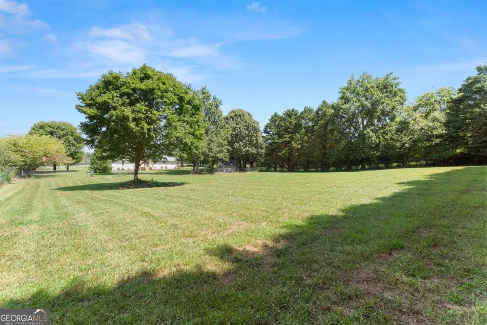 5820 Steve Black RD Clermont, GA 30527