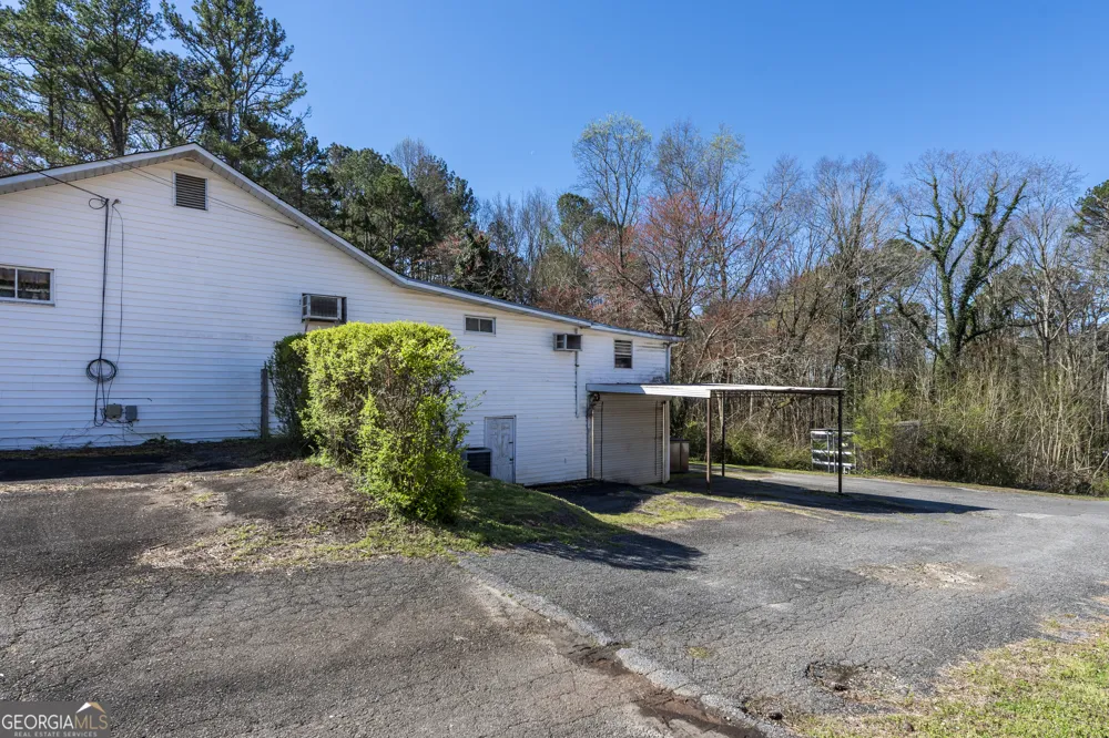 1695 Old Canton RD Ball Ground, GA 30107