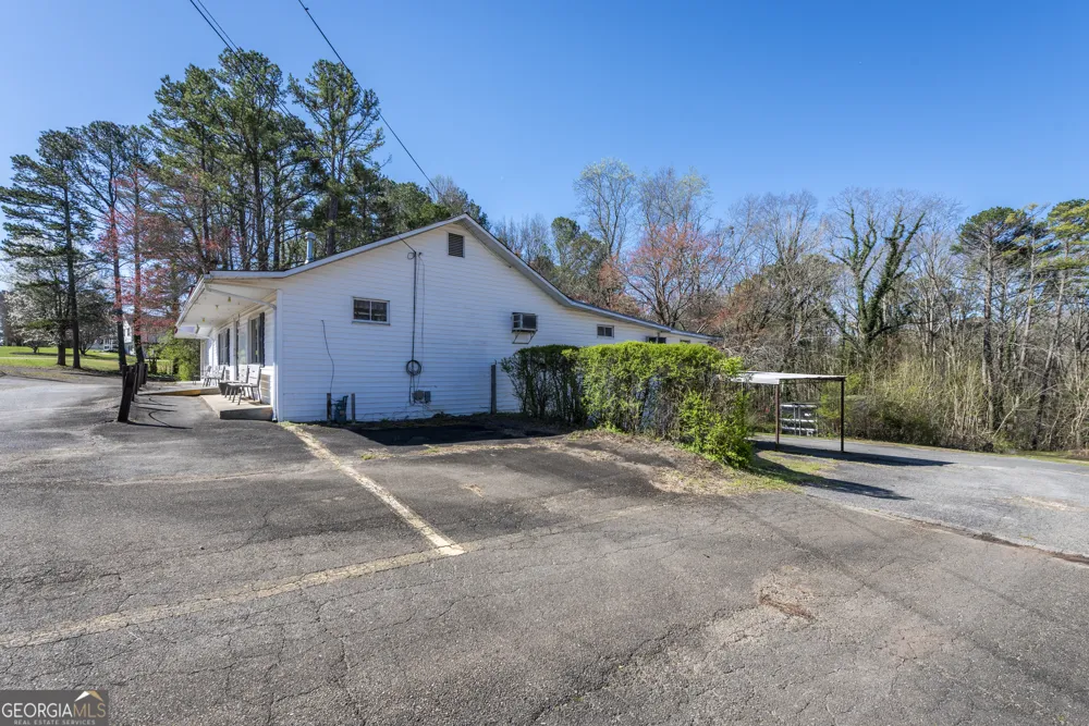 1695 Old Canton RD Ball Ground, GA 30107