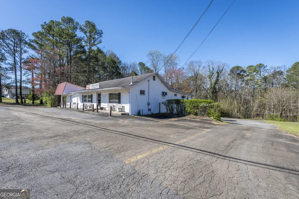 1695 Old Canton RD Ball Ground, GA 30107
