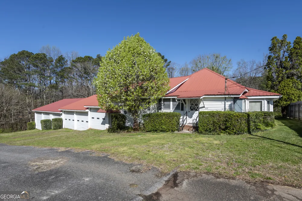 1695 Old Canton RD Ball Ground, GA 30107
