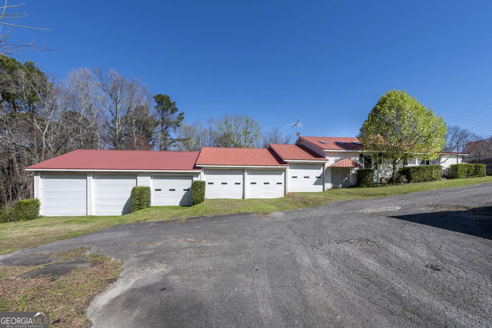 1695 Old Canton RD Ball Ground, GA 30107