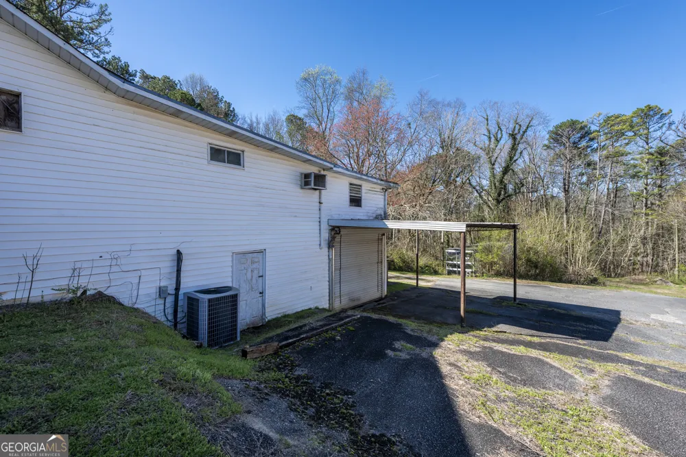 1695 Old Canton RD Ball Ground, GA 30107