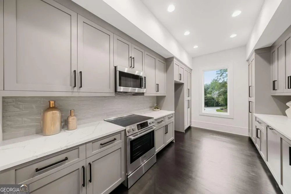 5211 Powers Ferry RD Sandy Springs, GA 30327