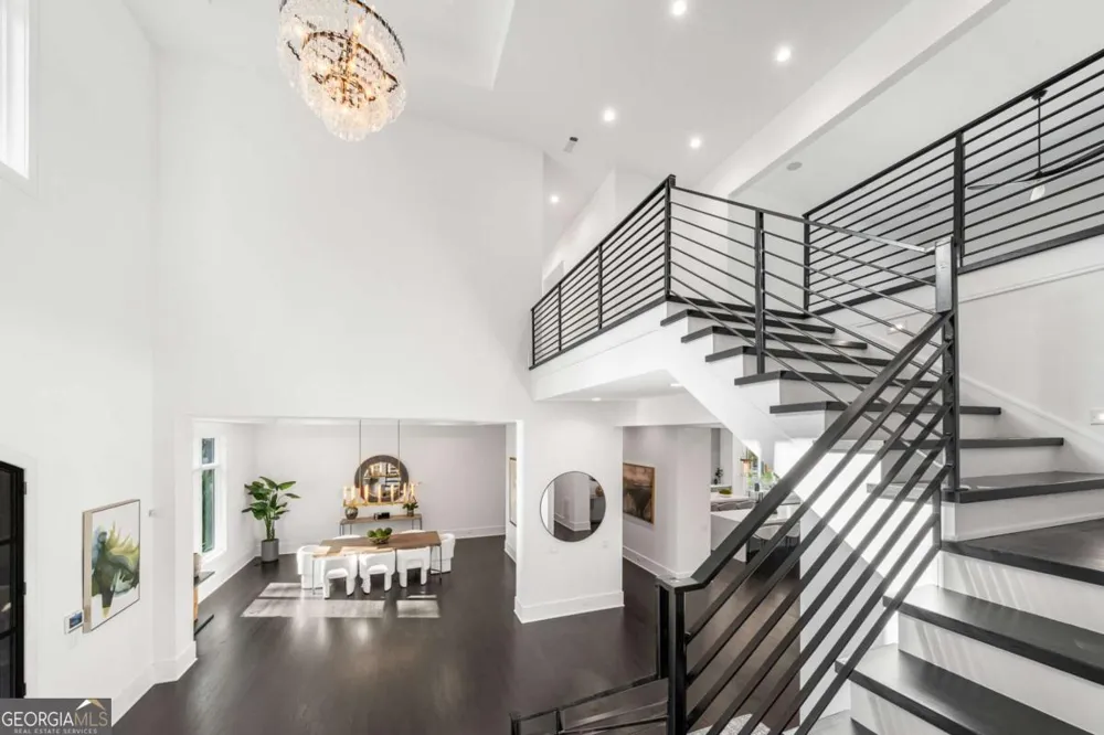 5211 Powers Ferry RD Sandy Springs, GA 30327