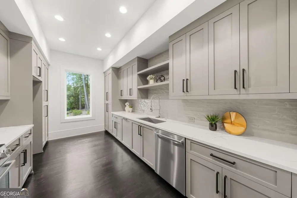 5211 Powers Ferry RD Sandy Springs, GA 30327