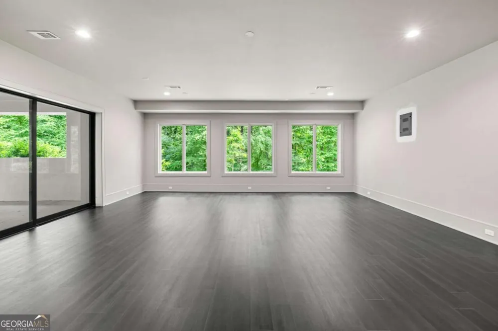 5211 Powers Ferry RD Sandy Springs, GA 30327
