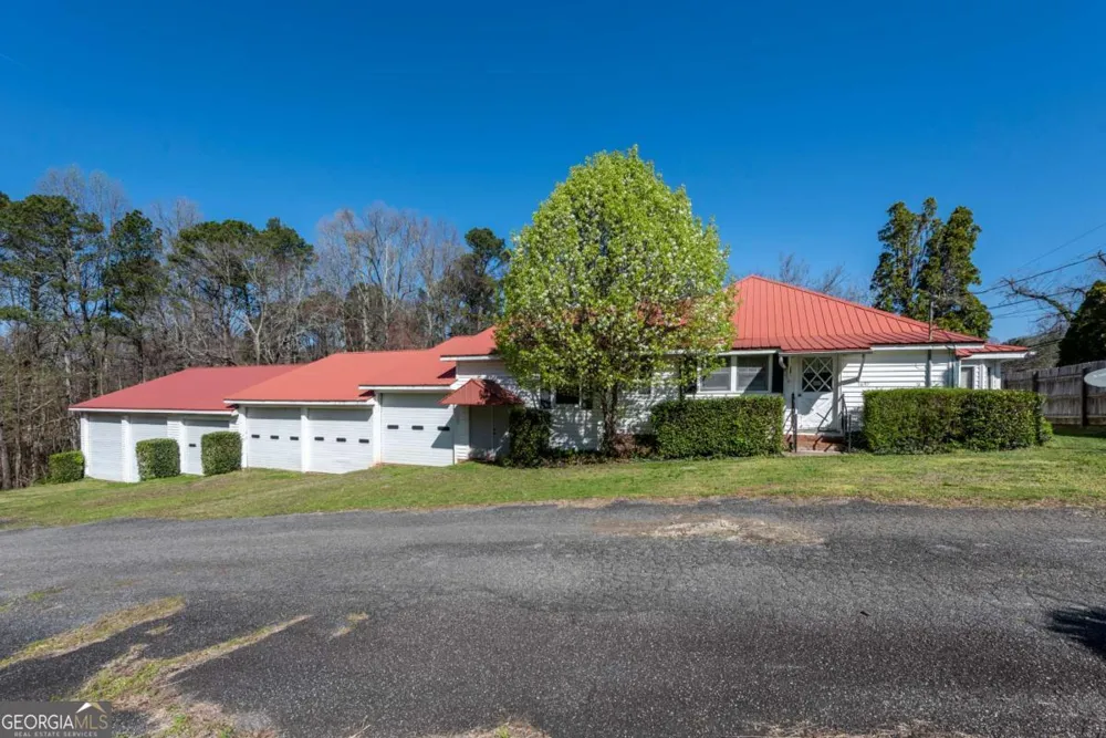 1695 Old Canton RD Ball Ground, GA 30107