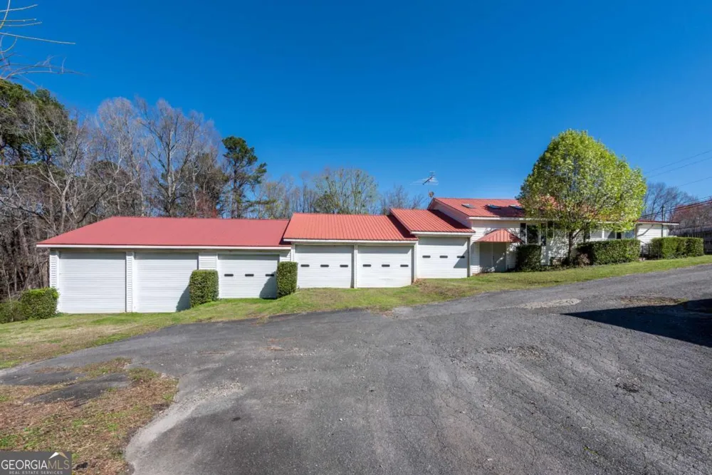 1695 Old Canton RD Ball Ground, GA 30107
