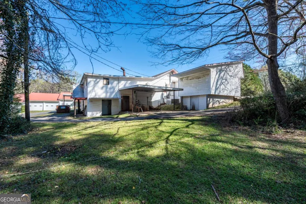 1695 Old Canton RD Ball Ground, GA 30107
