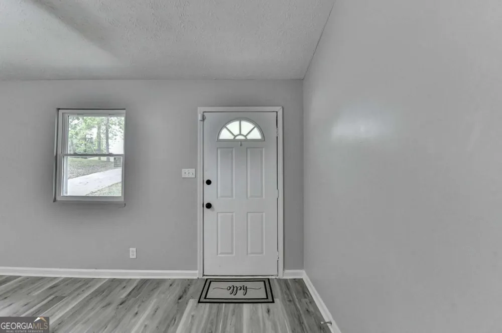 1018 Wayne DR Snellville, GA 30078