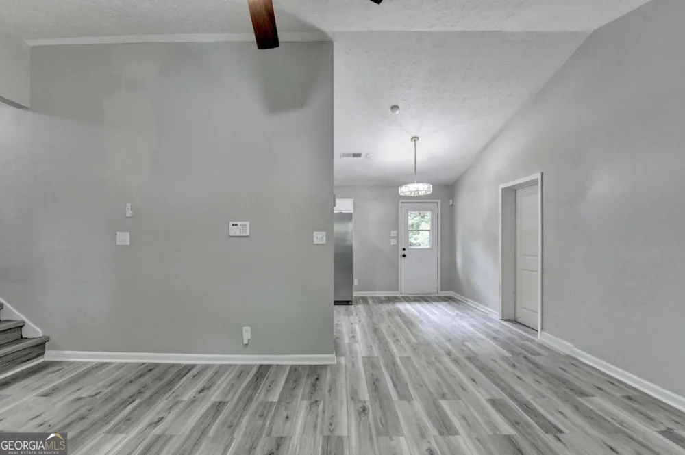 1018 Wayne DR Snellville, GA 30078