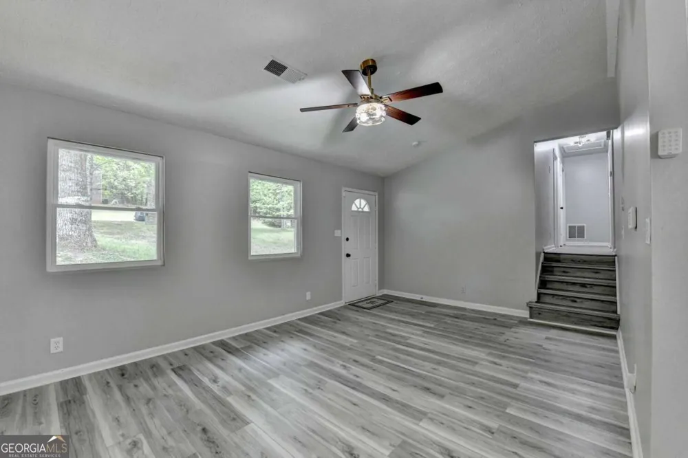 1018 Wayne DR Snellville, GA 30078