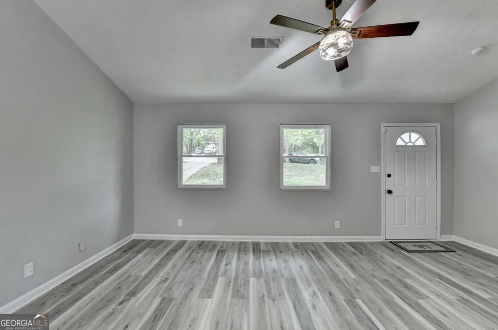 1018 Wayne DR Snellville, GA 30078